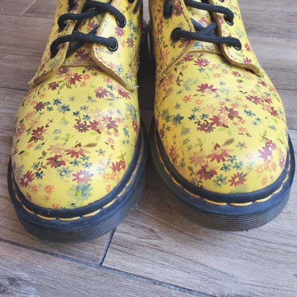 Rare Dr. Martens 1460 W Boots Sun Yellow Little Flowers Floral 8 - Picture 4 of 10